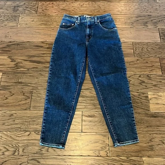 Levi’s Silver Tab Mom Jean Relaxed Fit High Rise Size 27 - Picture 1 of 16